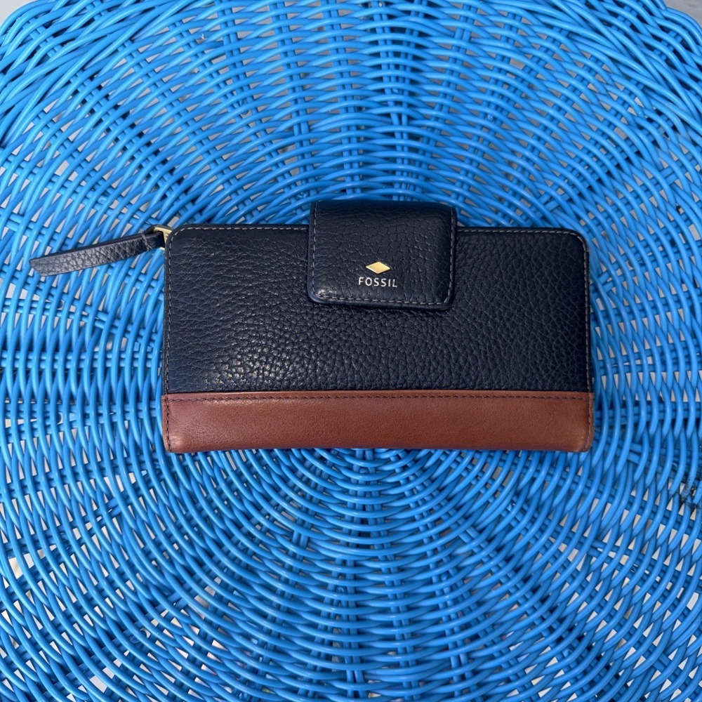 Fossil Women's Rachel Leather Tab Clutch Wallet Black/Brown
